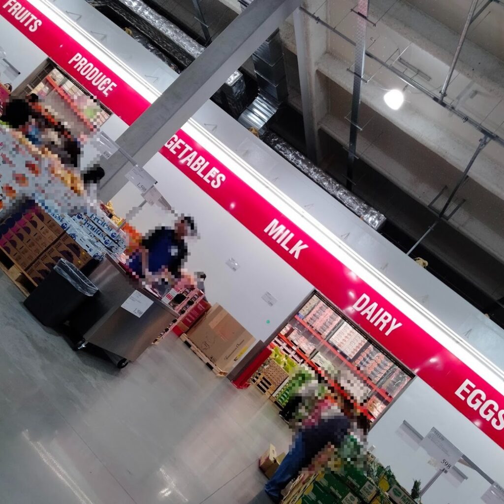 コストコホールセール守山倉庫店２０２６年４月（名古屋遠征）プロデュースの出入口２か所