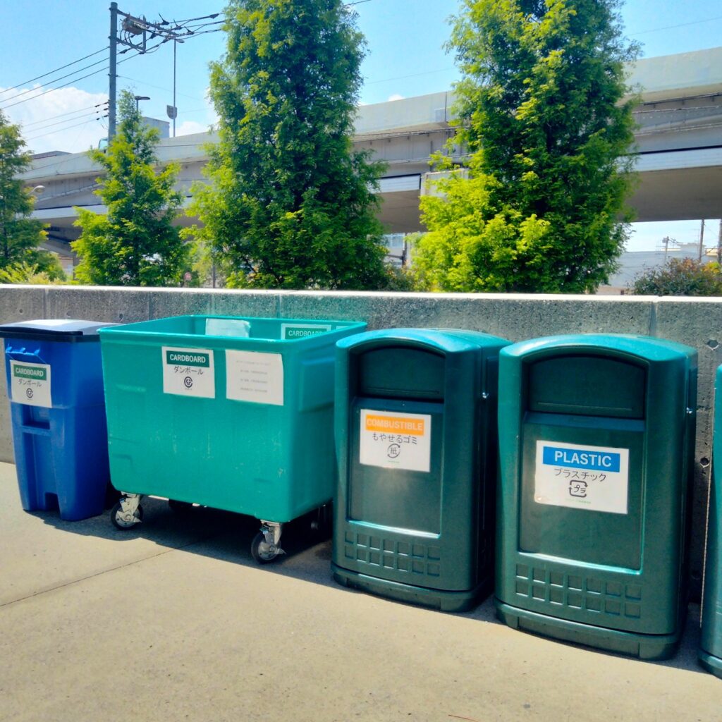 コストコホールセール川崎倉庫店２０２６年５月エントランス前のゴミステーション