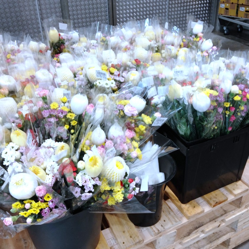 コストコホールセール川崎倉庫店２０２６年５月（仏花）